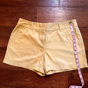 Loft Outlet yellow 4” short. Size 6